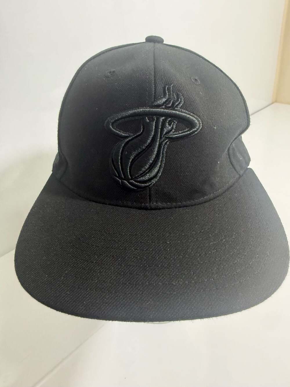 Mitchell & Ness Miami Heat Snapback Hat Black